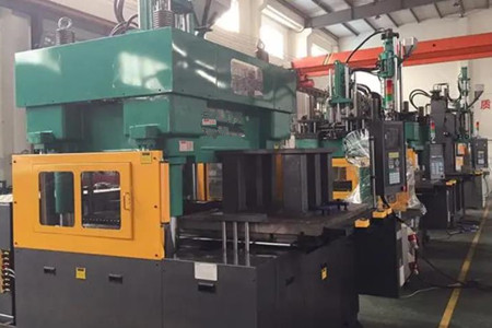 伺服節(jié)能精密注塑機(jī)多少錢一臺？至少3萬元以上！