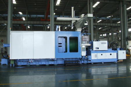 PVC管接頭注塑機(jī)啟動(dòng)前需要做哪些準(zhǔn)備工作？